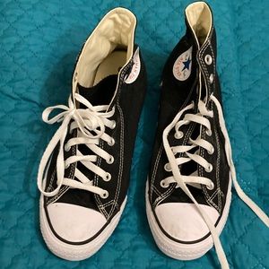 Converse tennis shoes